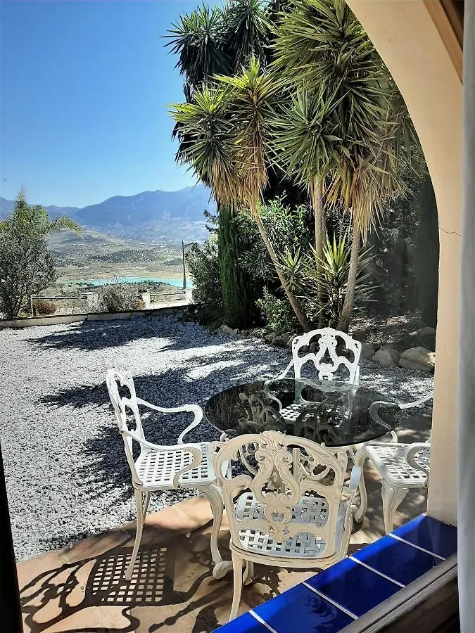 Chalet Villa Vistas Al Lago With Private Pool Vinuela