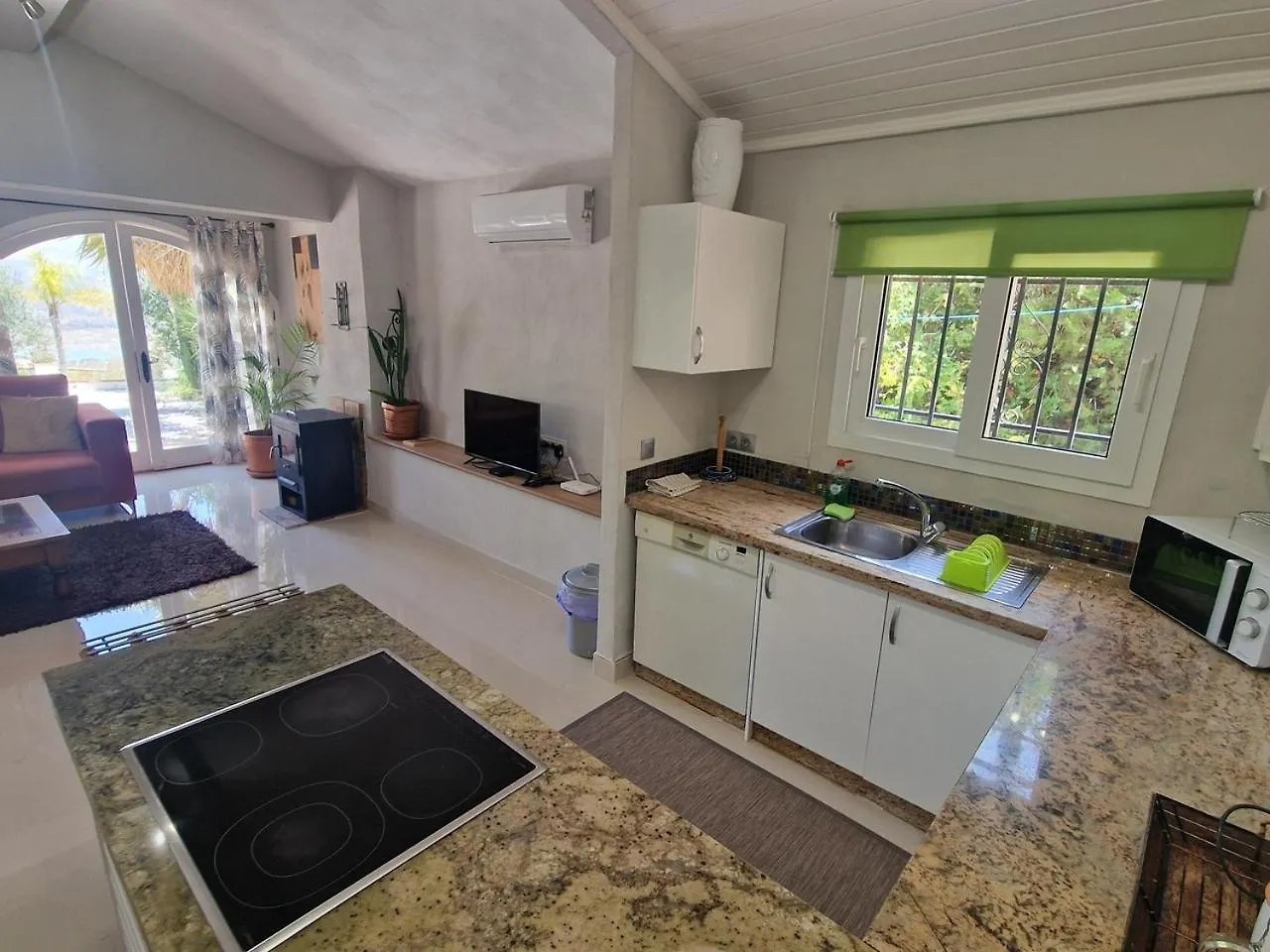 Villa Vistas Al Lago With Private Pool Vinuela Chalet